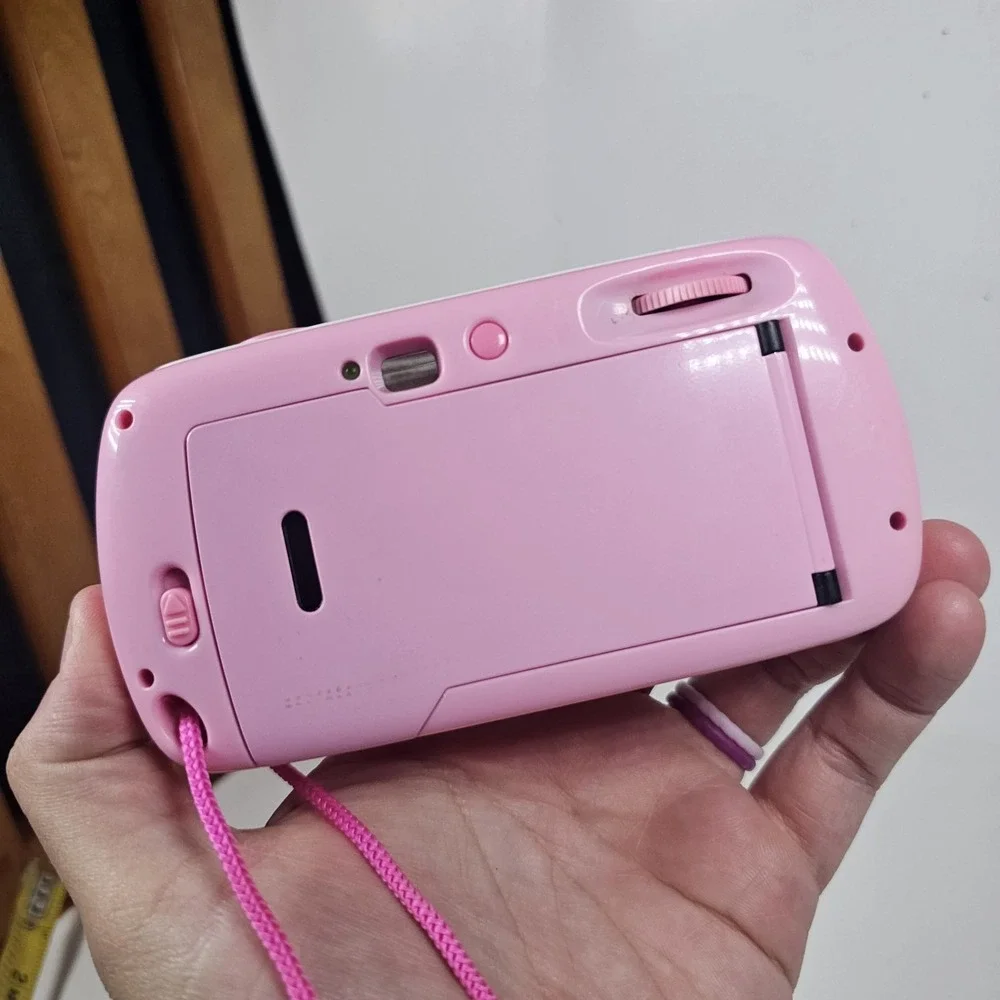 Hello Kitty Sanrio Camera 35 MM Film Pink Heart Strap VTG Collectible Not Workin